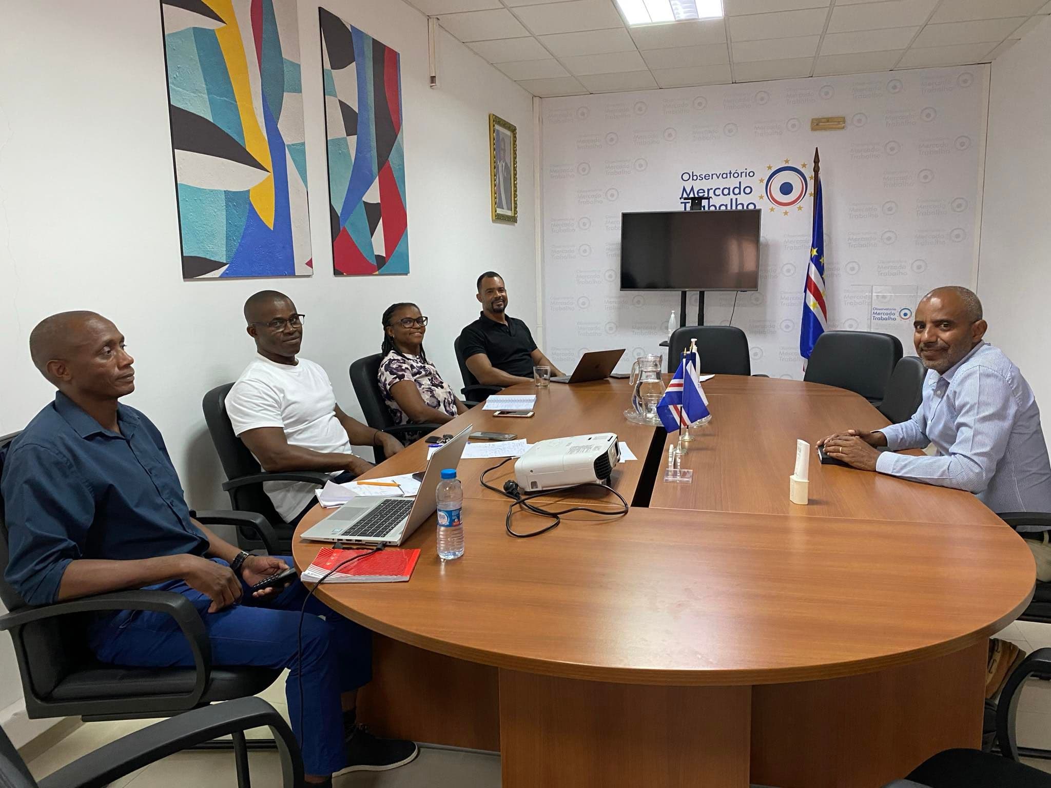 Diretor Geral do Ensino Superior Visita o Observatório do Mercado de Trabalho